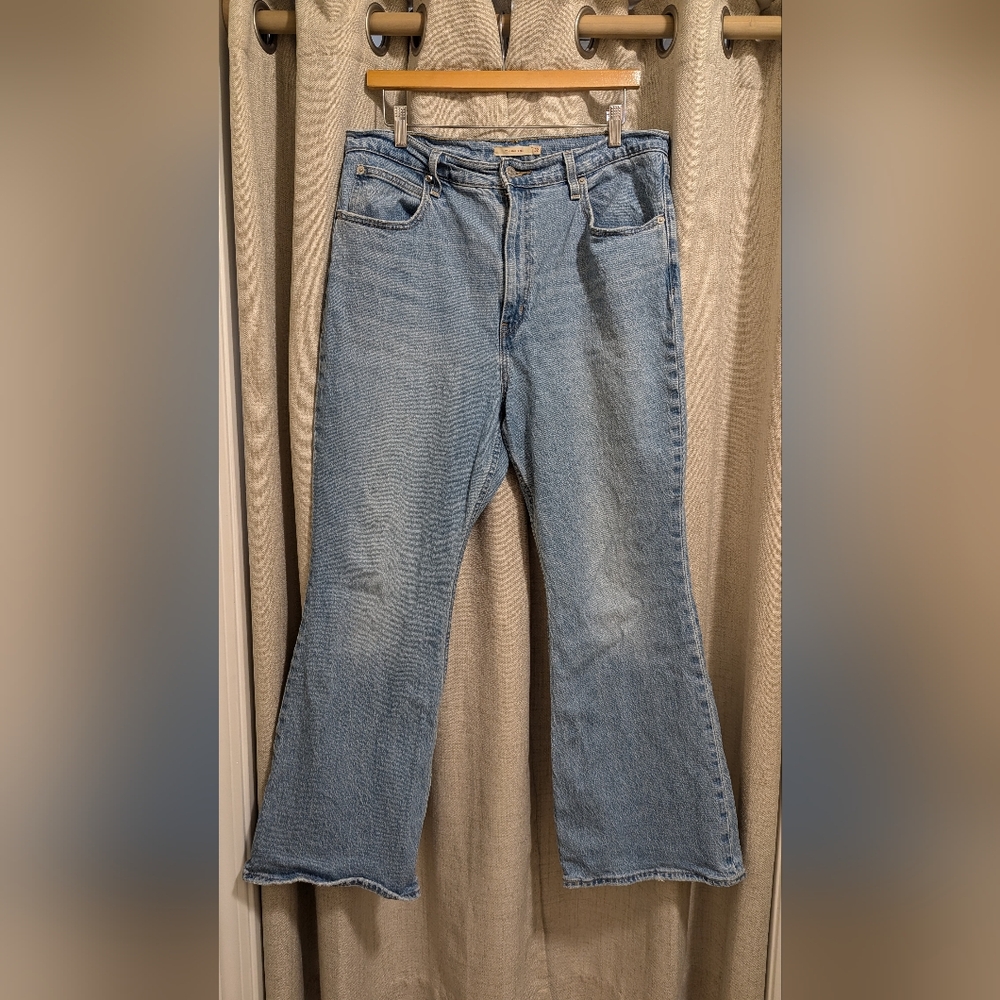 Women's Levi's 70's Flare Jeans! sz-32